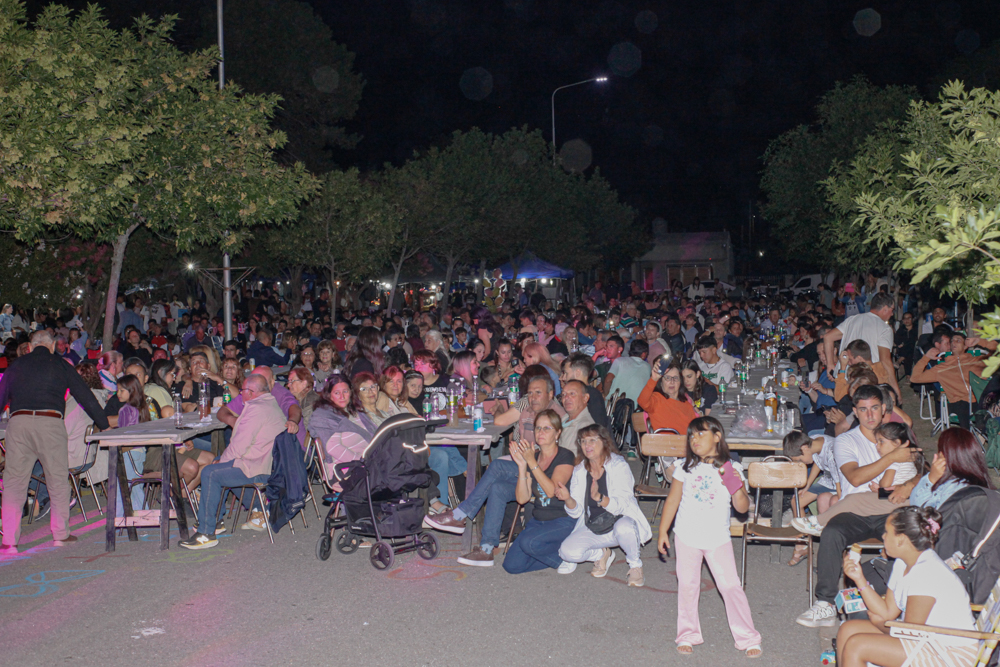 Idiazabal vivió con mucho entusiasmo la primera noche del Festival de las Plazas.