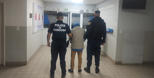 Fin de semana con intensa actividad policial en el Departamento Unión: detenciones por violencia familiar, un joven gravemente herido en un choque y un aprehendido con un arma blanca.