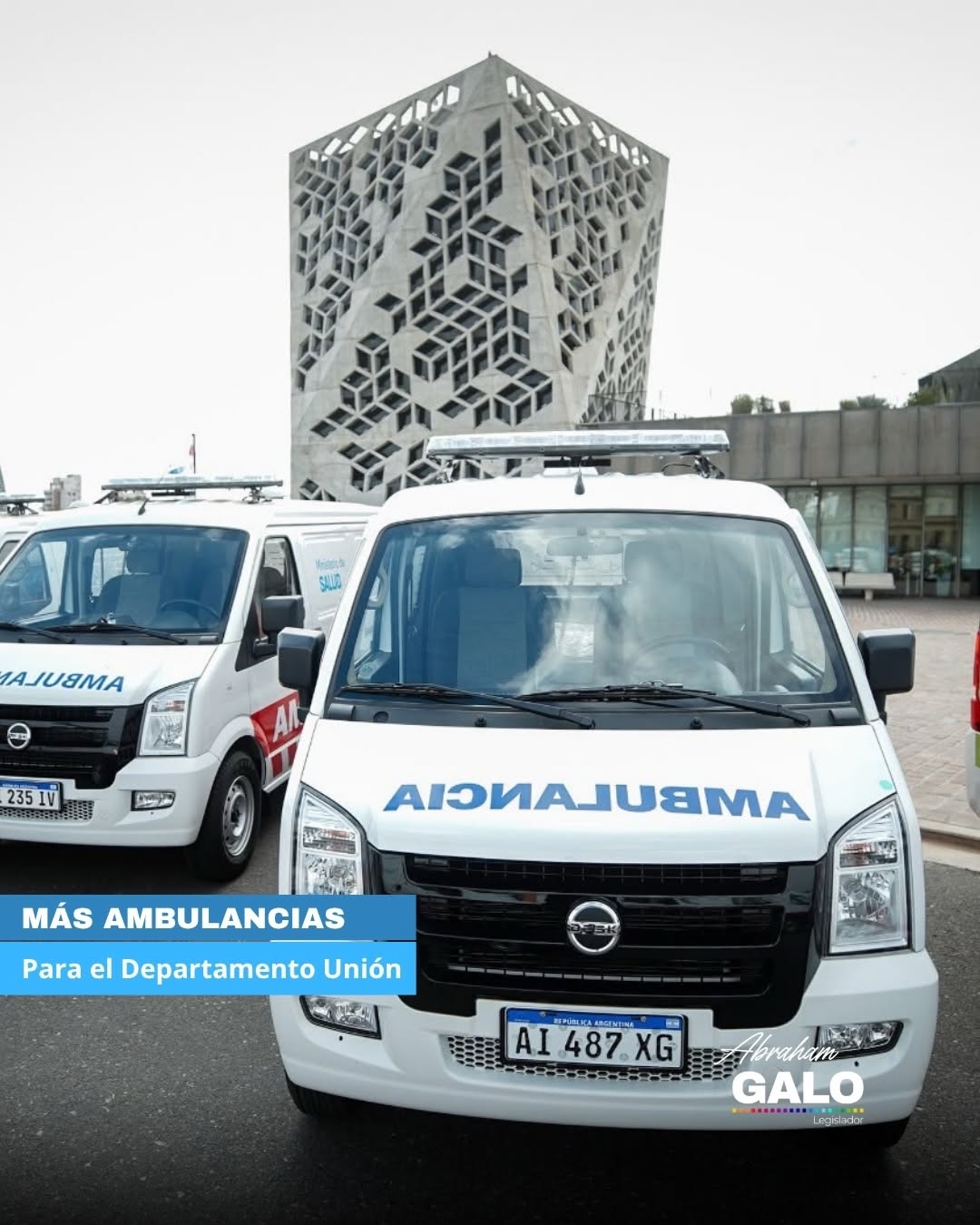Cuatro localidades del departamento Unión recibieron ambulancias nuevas: Galo y Llaryora, con la salud del interior en el centro de la agenda